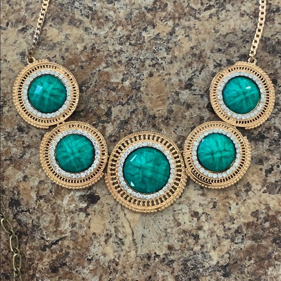 Short necklace bundle - Picture 3 of 4